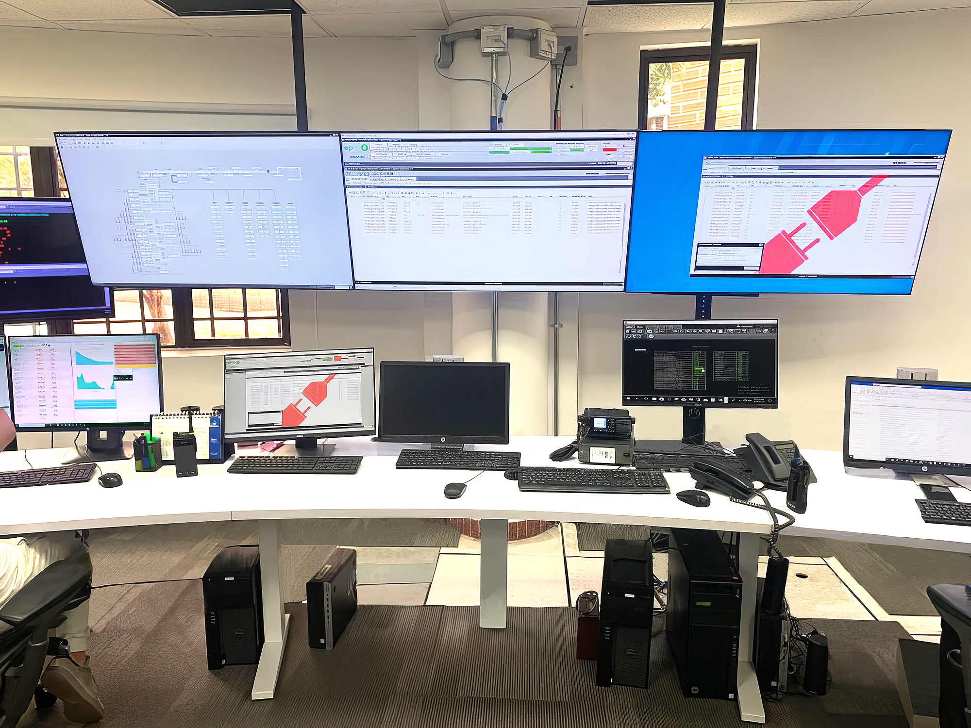 Extron Quantum Ultra powers NOC videowall for Columbia power grid