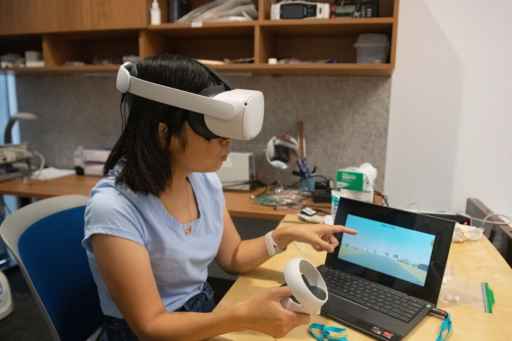 Researchers modify VR headset to measure brain activity